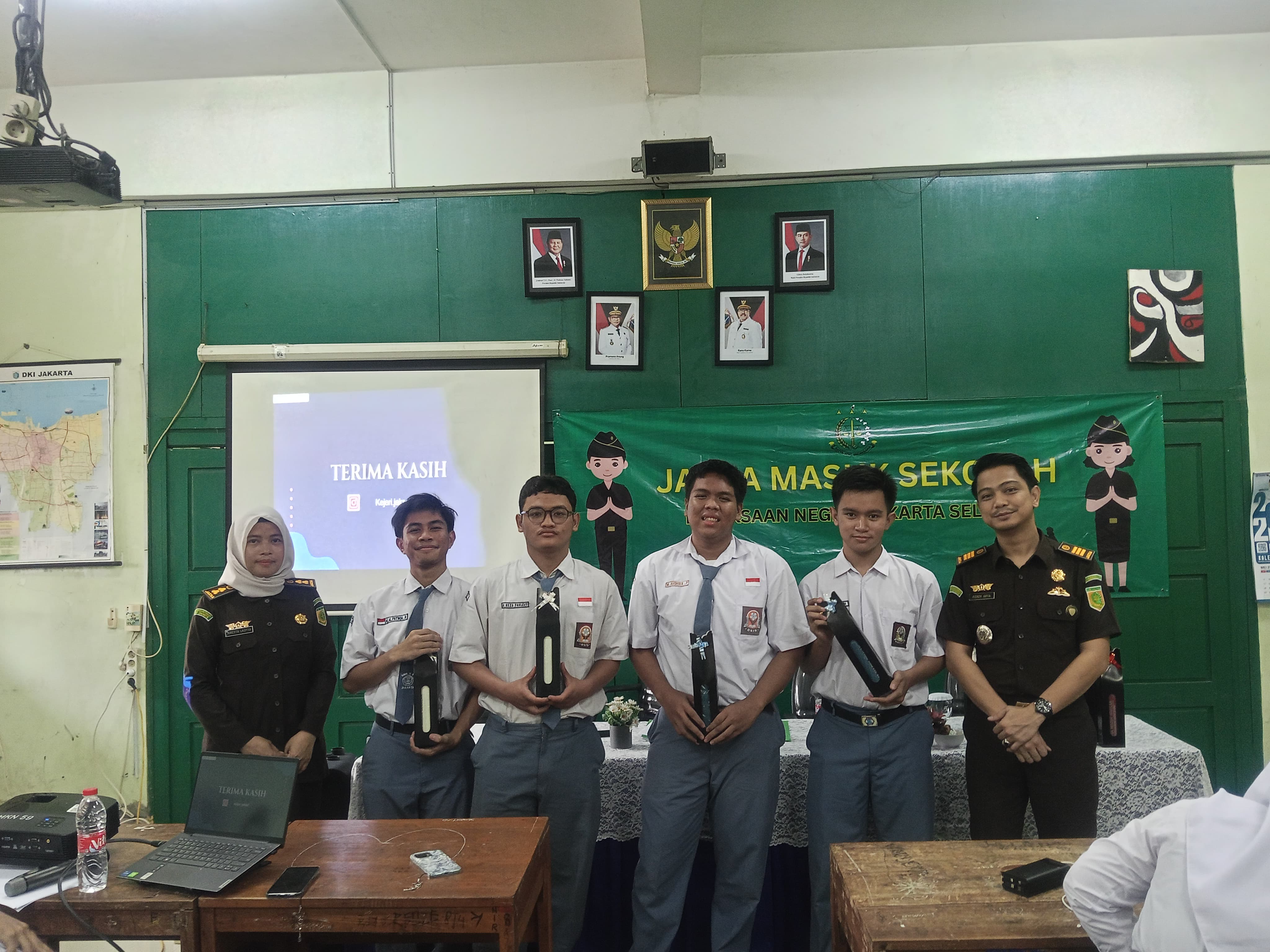 Gedung Sekolah SMA 18 PEKALONGAN